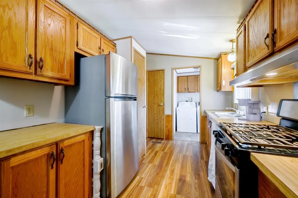 20 Riverside Drive Fremont NH 03044