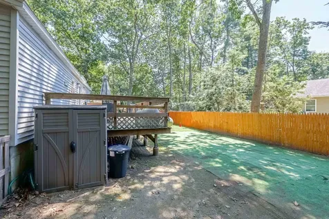 20 Riverside Drive Fremont NH 03044