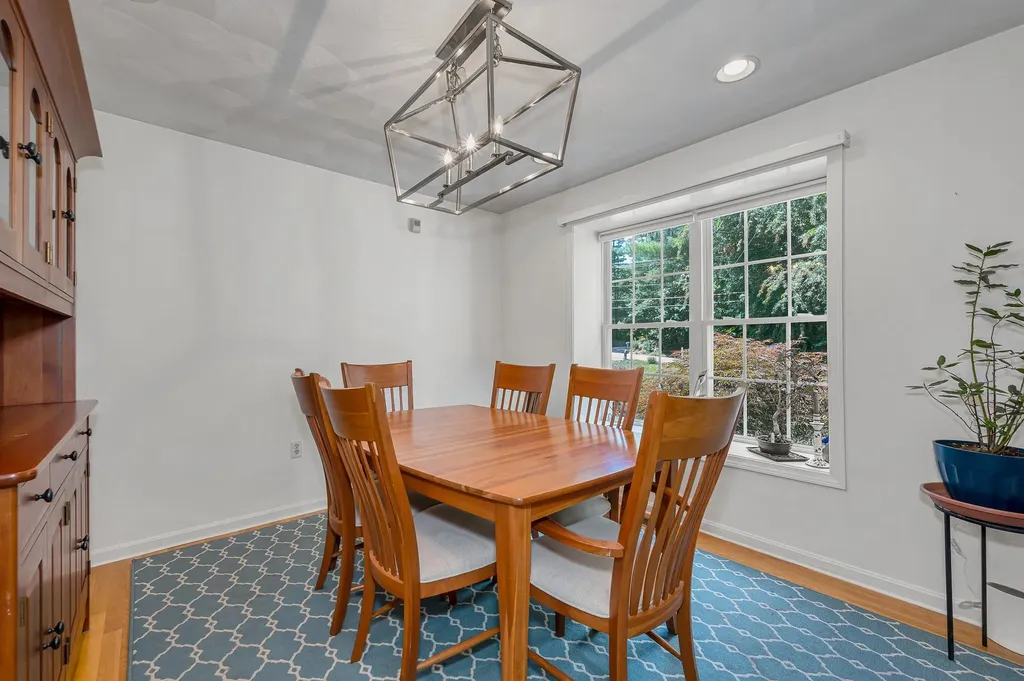770 Mammoth Road Pelham NH 03076