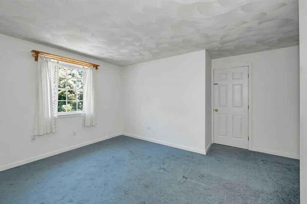 770 Mammoth Road Pelham NH 03076