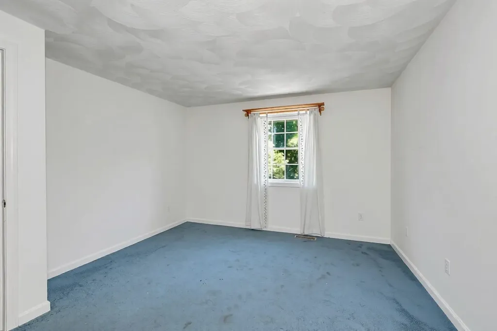 770 Mammoth Road Pelham NH 03076