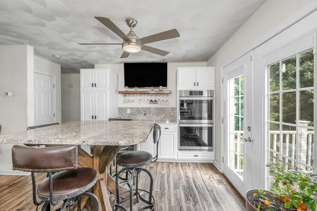 770 Mammoth Road Pelham NH 03076