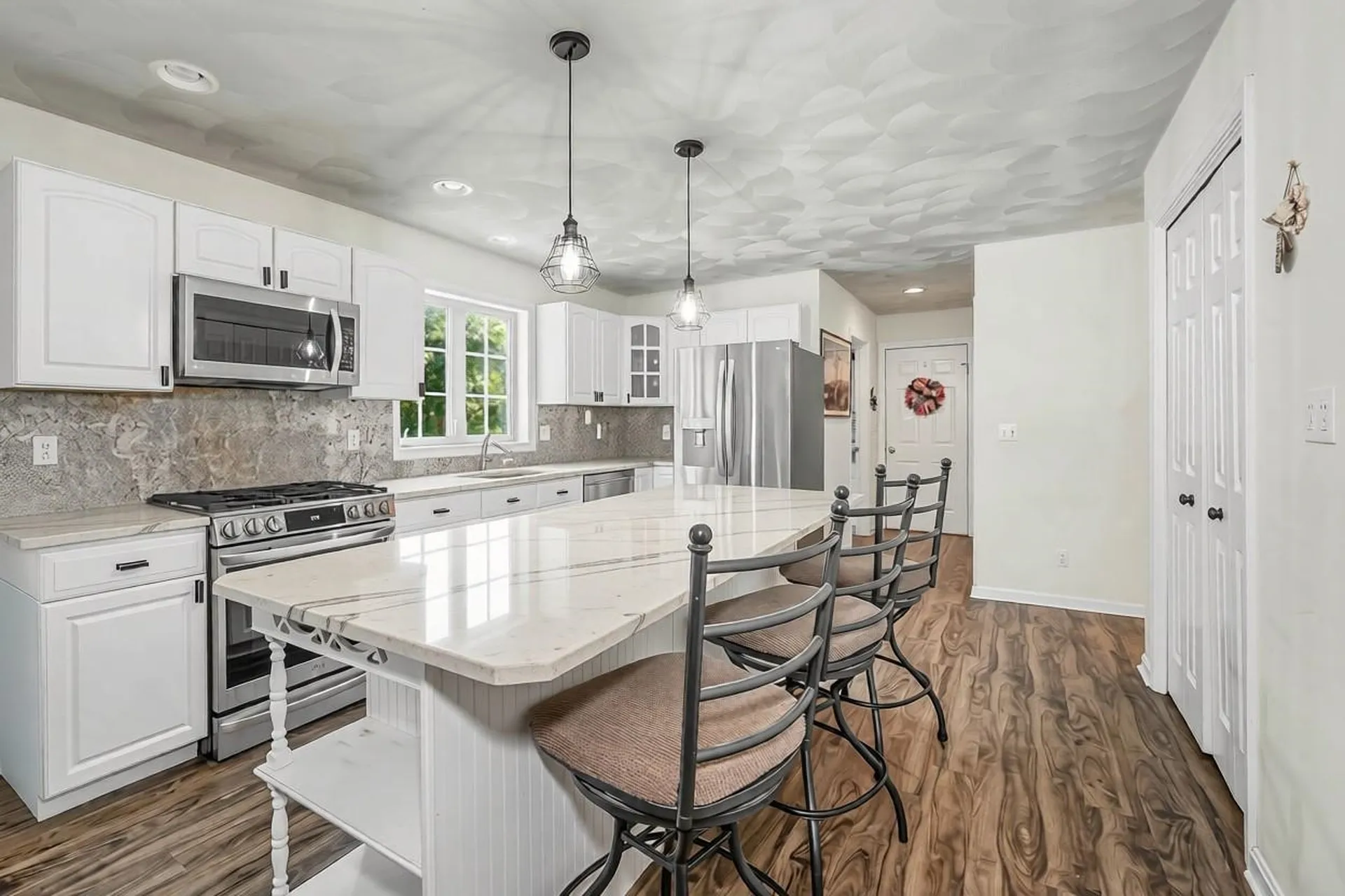 770 Mammoth Road Pelham NH 03076
