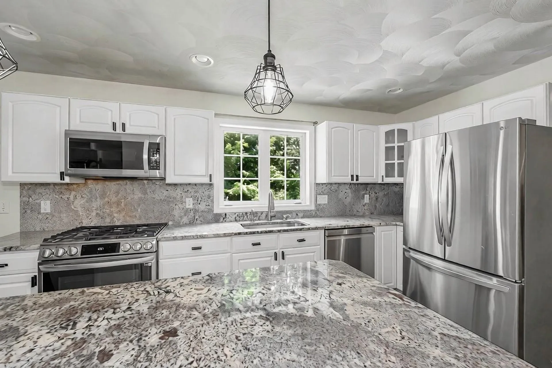 770 Mammoth Road Pelham NH 03076