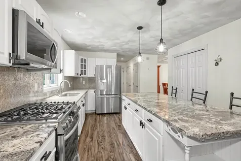 770 Mammoth Road Pelham NH 03076