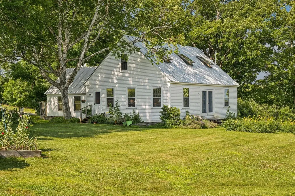 83 Town Farm Hill Road Hartland VT 05048
