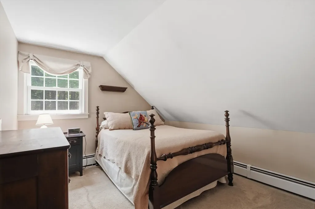 17 Woodhill Road Bow NH 03304