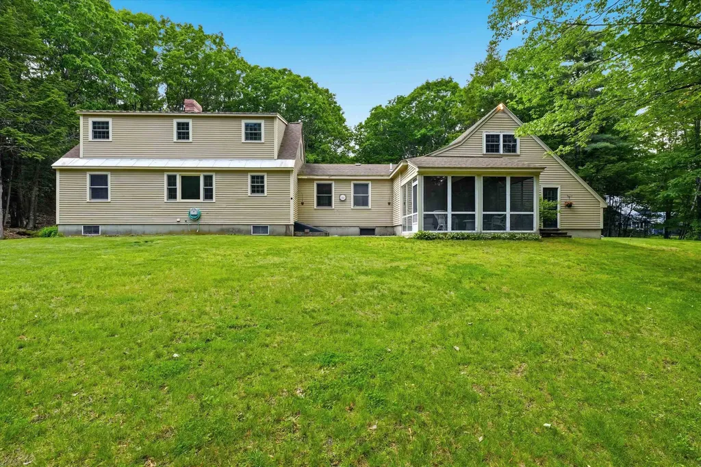 17 Woodhill Road Bow NH 03304