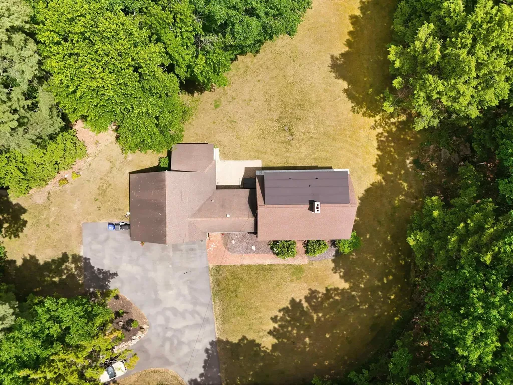 17 Woodhill Road Bow NH 03304