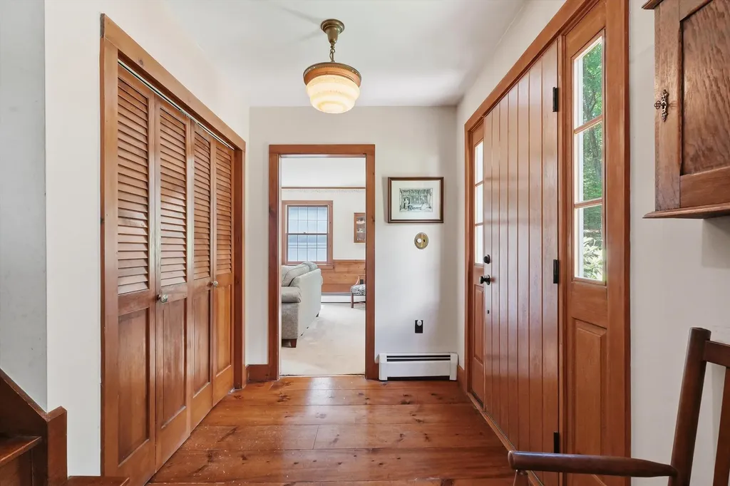 17 Woodhill Road Bow NH 03304