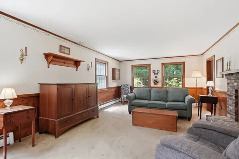 17 Woodhill Road Bow NH 03304