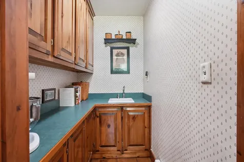 17 Woodhill Road Bow NH 03304