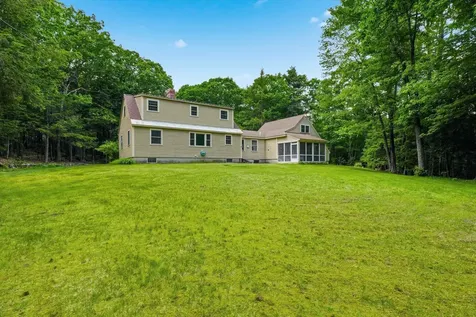 17 Woodhill Road Bow NH 03304