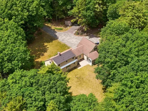 17 Woodhill Road Bow NH 03304