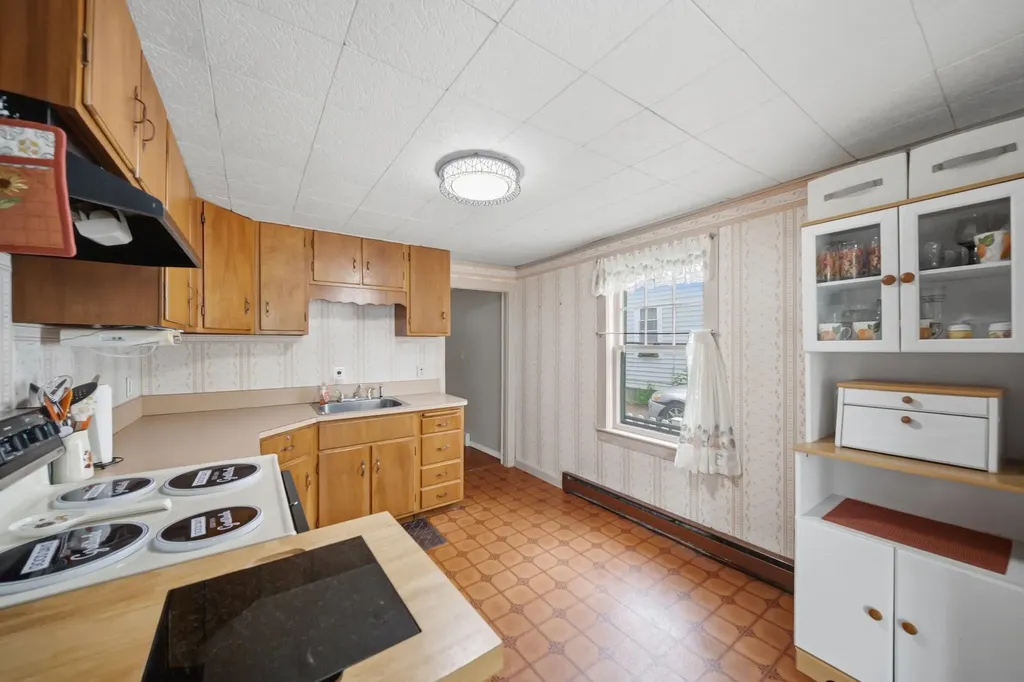 28 New Dunstable Road Nashua NH 03060