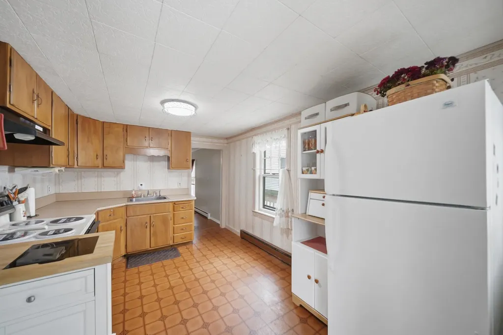 28 New Dunstable Road Nashua NH 03060
