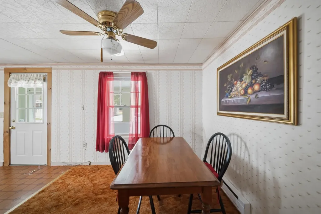 28 New Dunstable Road Nashua NH 03060