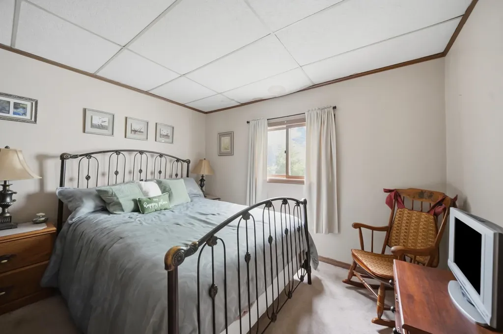 28 New Dunstable Road Nashua NH 03060