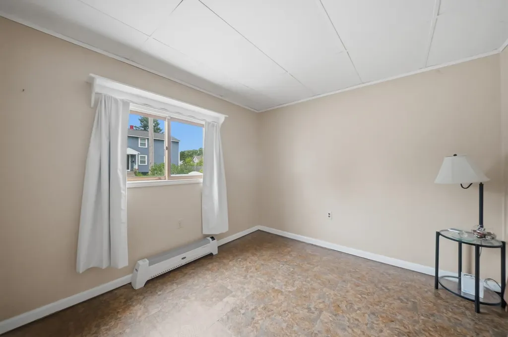 28 New Dunstable Road Nashua NH 03060