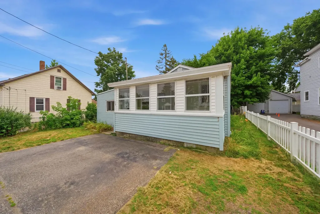 28 New Dunstable Road Nashua NH 03060