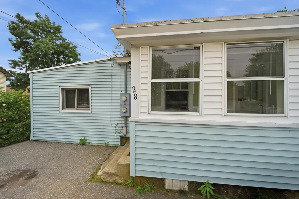 28 New Dunstable Road Nashua NH 03060