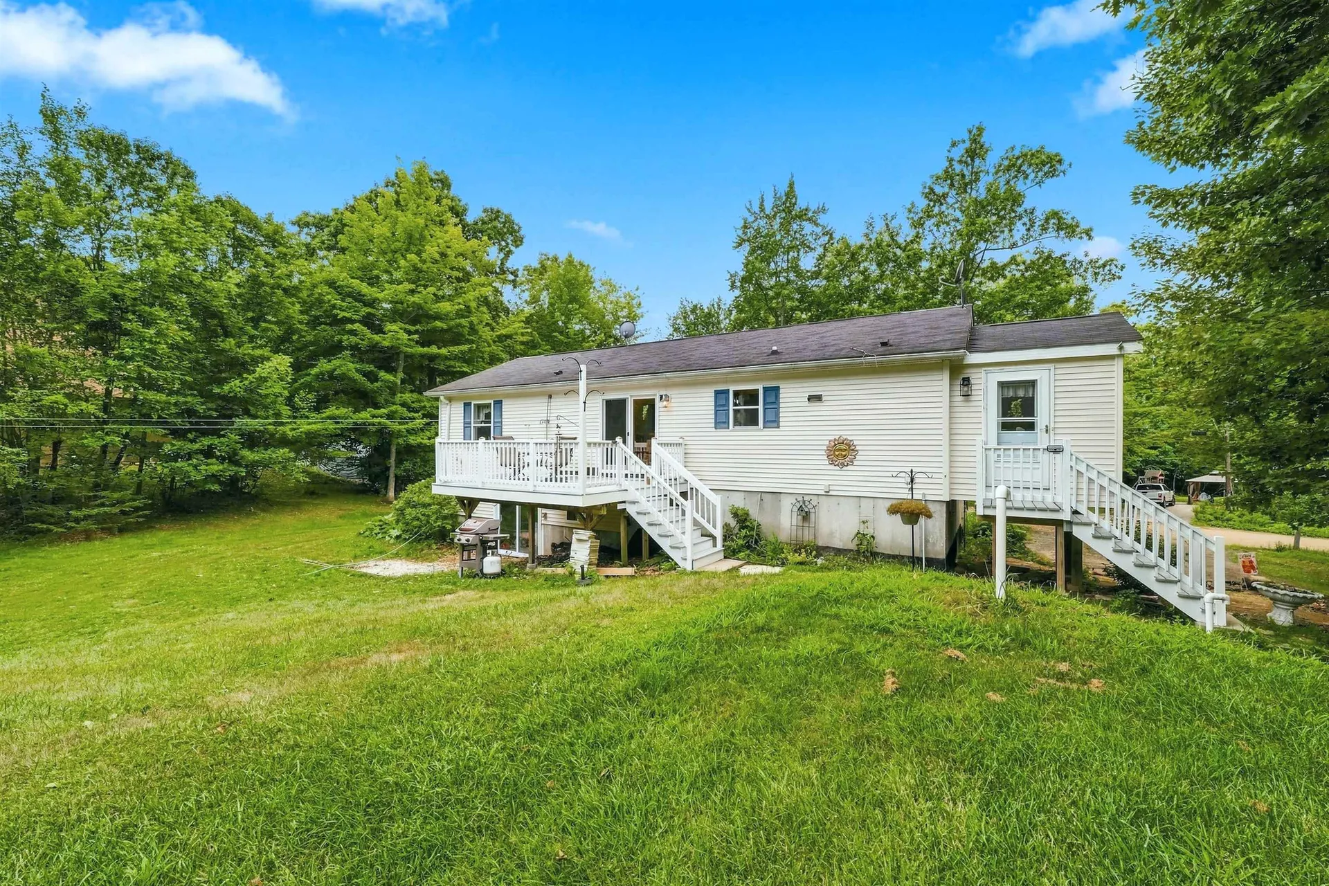25 Dow Lane Barnstead NH 03225