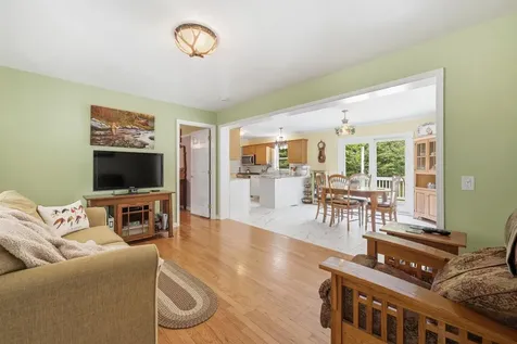 25 Dow Lane Barnstead NH 03225
