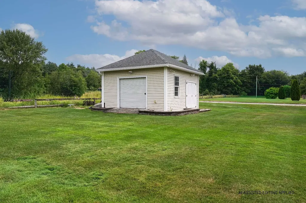 9 Shoreline Drive Hudson NH 03051