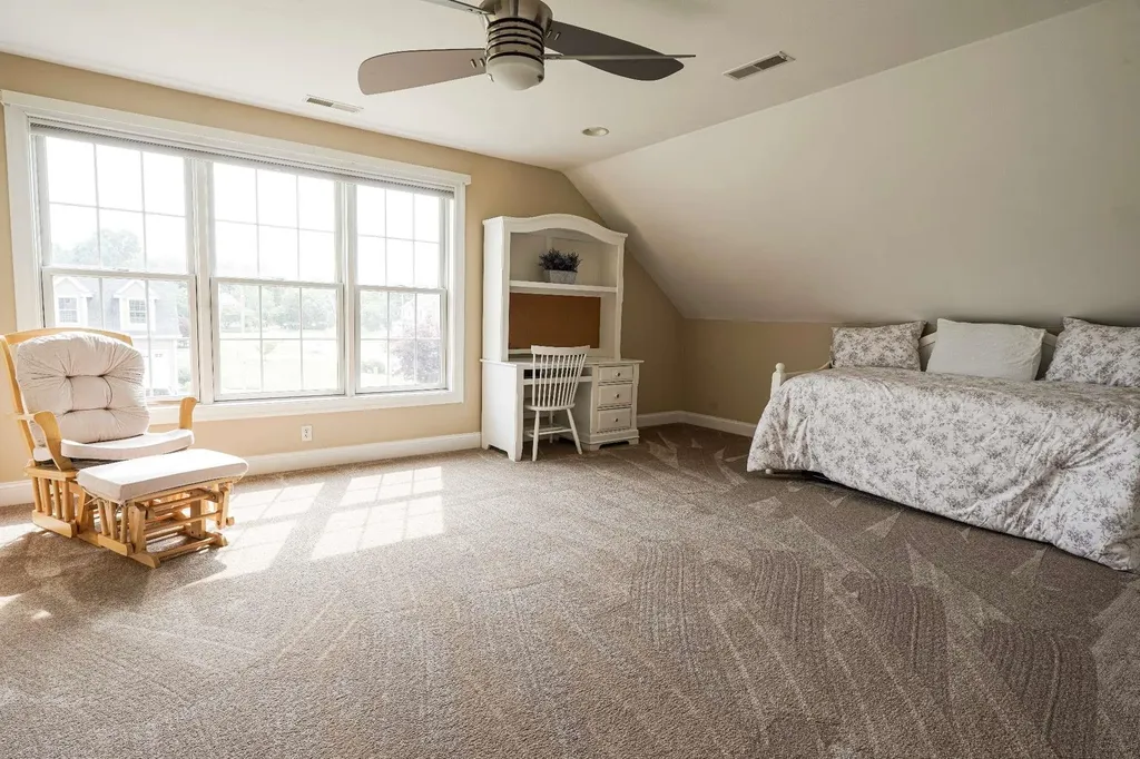 9 Shoreline Drive Hudson NH 03051