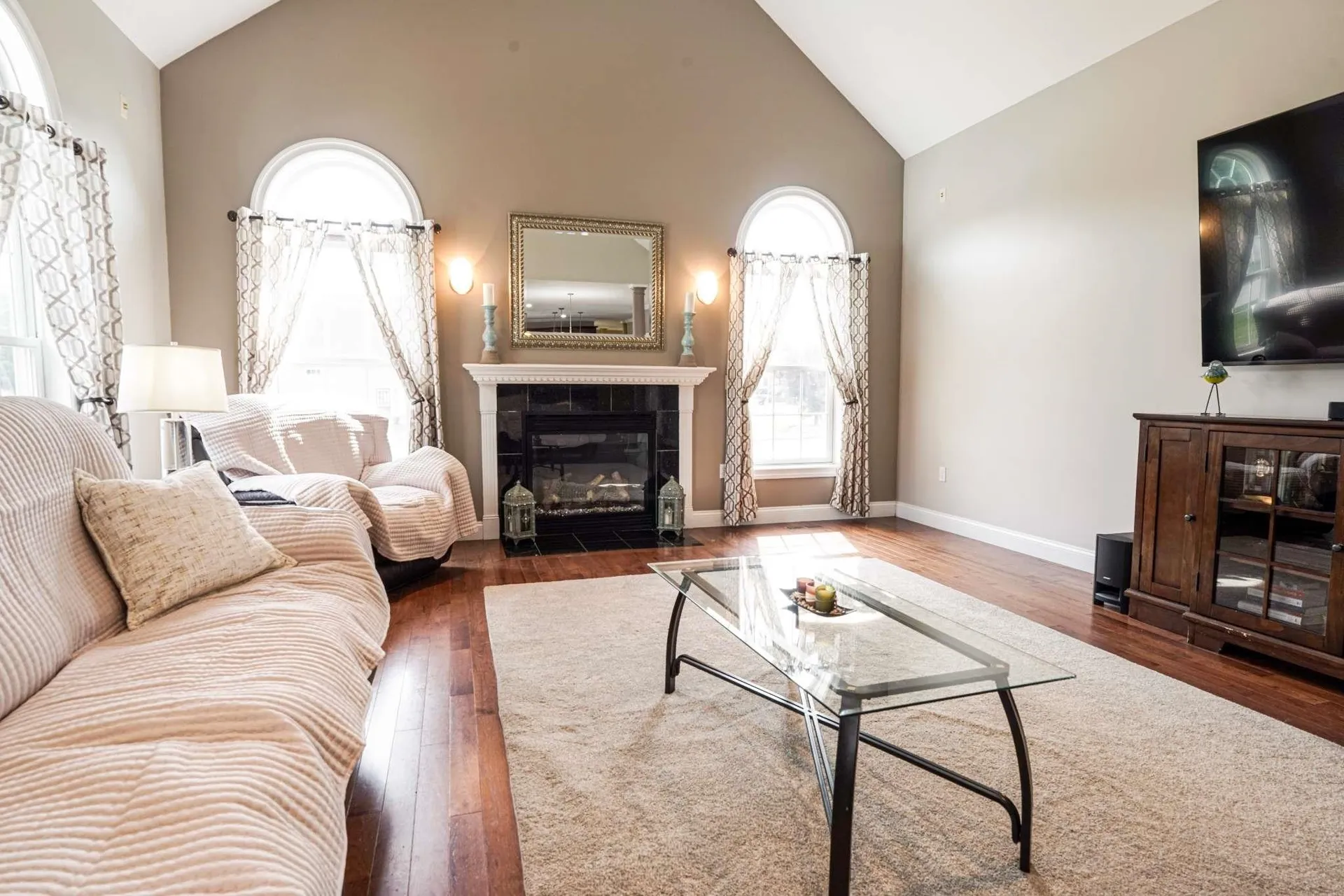 9 Shoreline Drive Hudson NH 03051