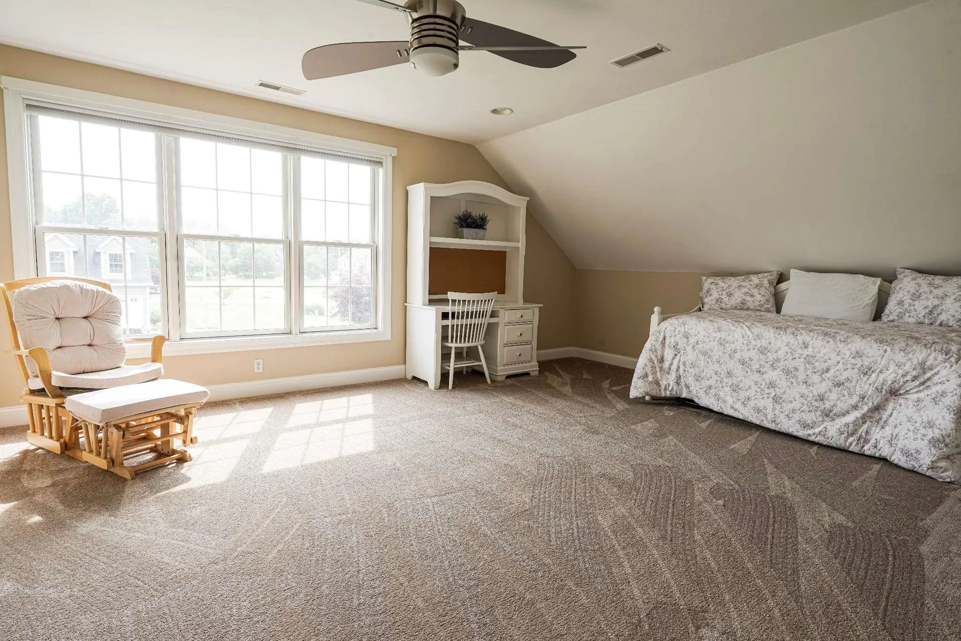 9 Shoreline Drive Hudson NH 03051