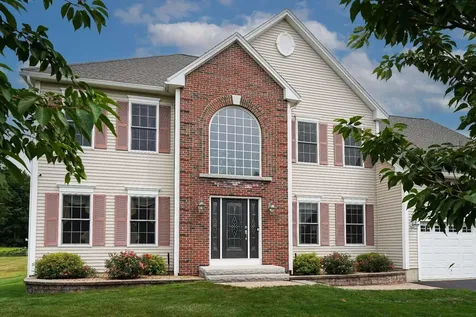 9 Shoreline Drive Hudson NH 03051