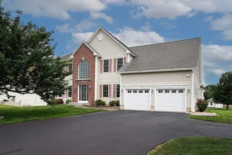 9 Shoreline Drive Hudson NH 03051