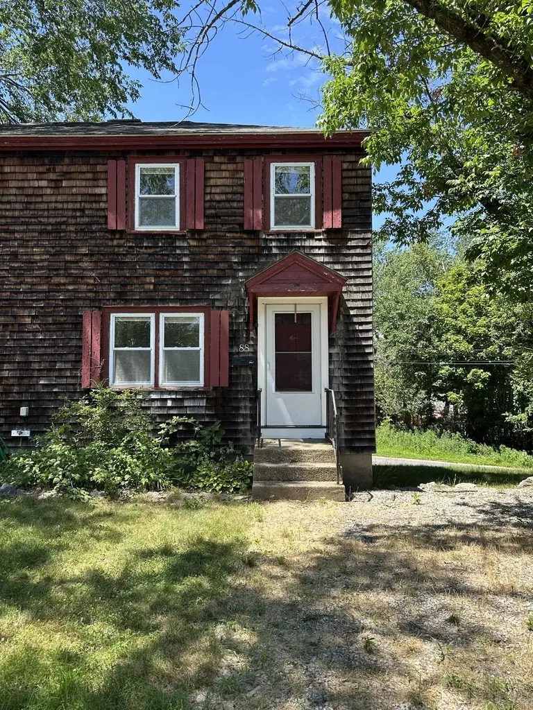 88 Mary Ann Road Manchester NH 03104
