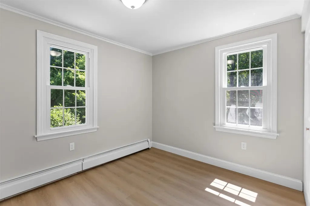 14 Derryfield Road Derry NH 03038
