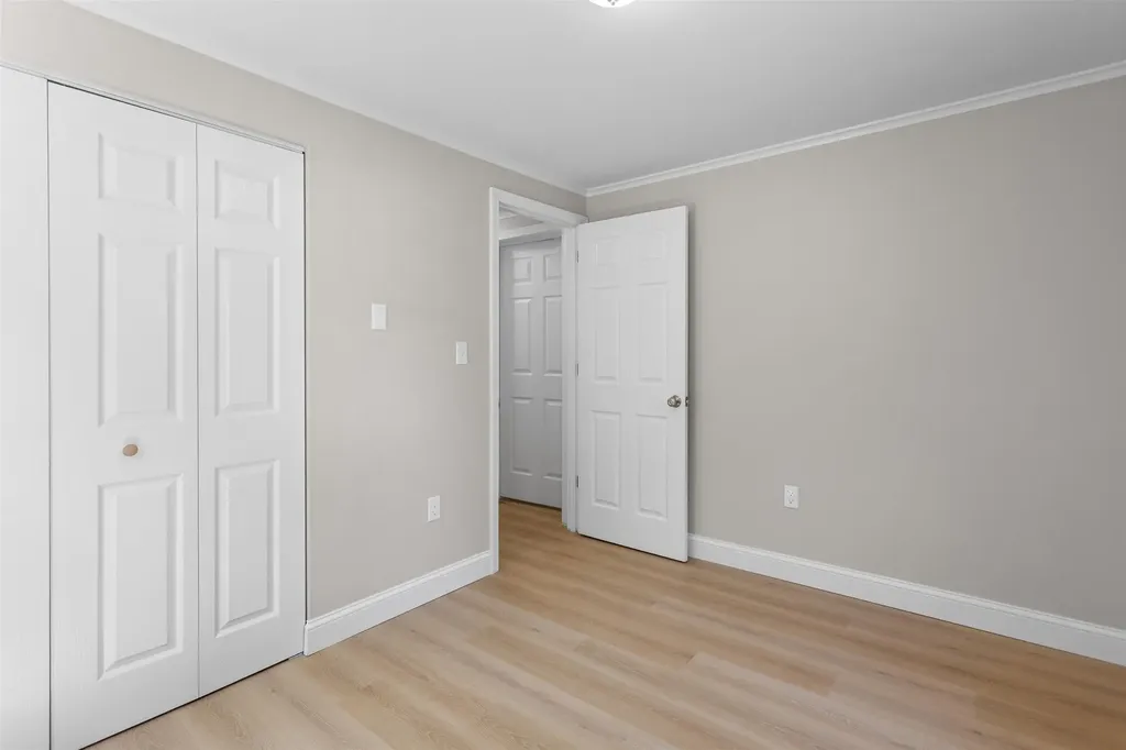 14 Derryfield Road Derry NH 03038