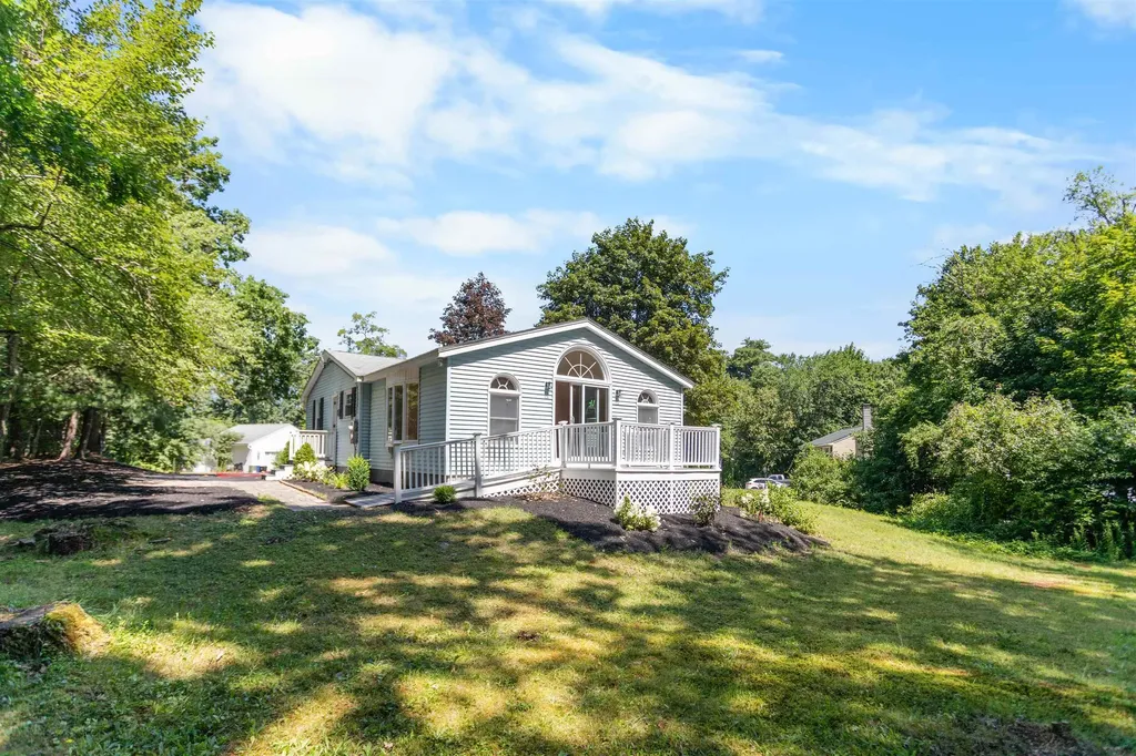 14 Derryfield Road Derry NH 03038