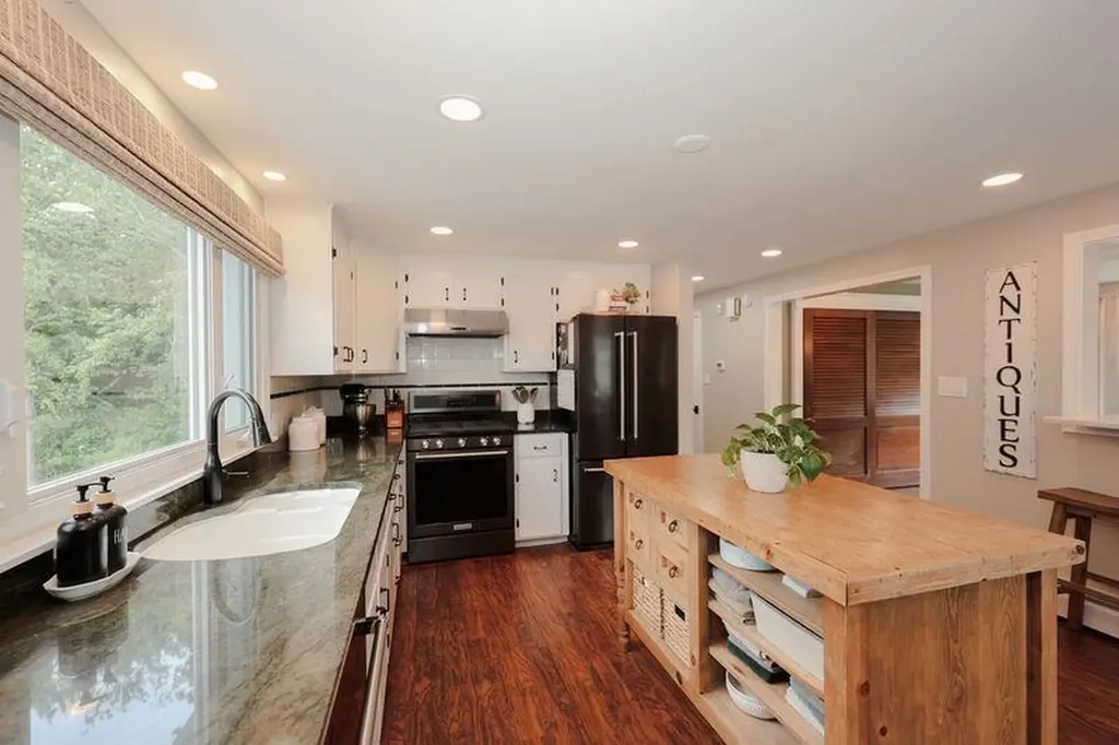 109 Pillsbury Road Londonderry NH 03053