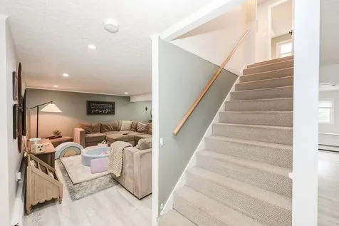 109 Pillsbury Road Londonderry NH 03053