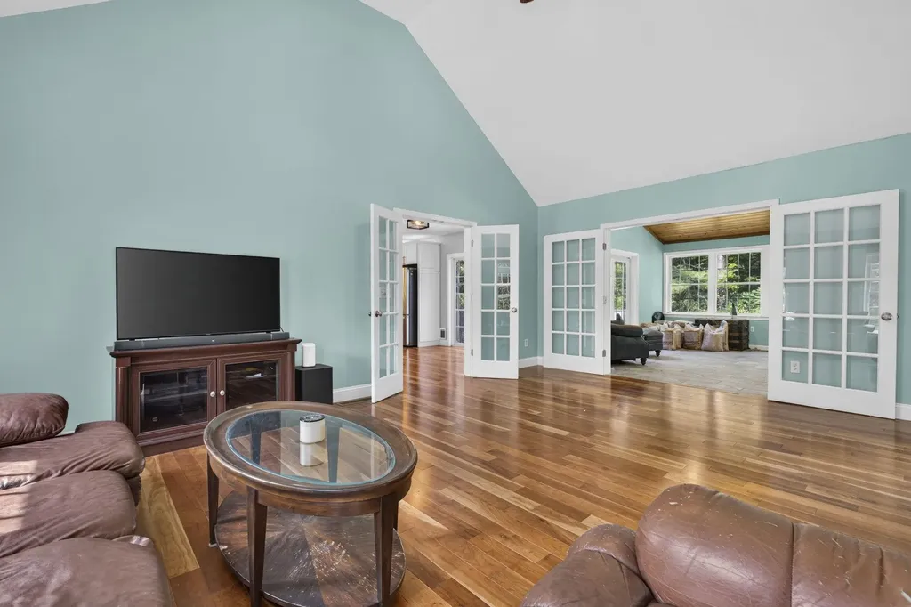 14 Naumkeag Court Litchfield NH 03052