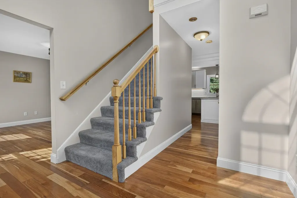 14 Naumkeag Court Litchfield NH 03052