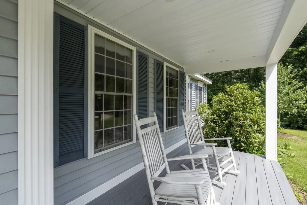 14 Naumkeag Court Litchfield NH 03052
