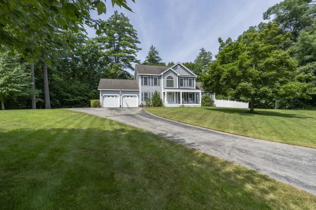 14 Naumkeag Court Litchfield NH 03052