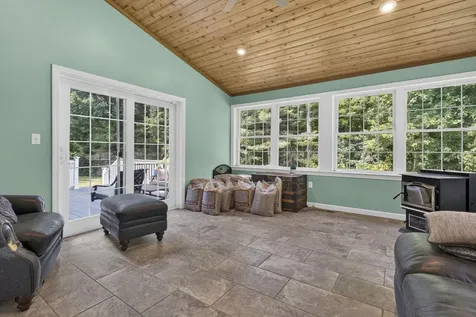 14 Naumkeag Court Litchfield NH 03052