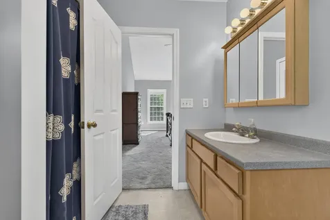14 Naumkeag Court Litchfield NH 03052