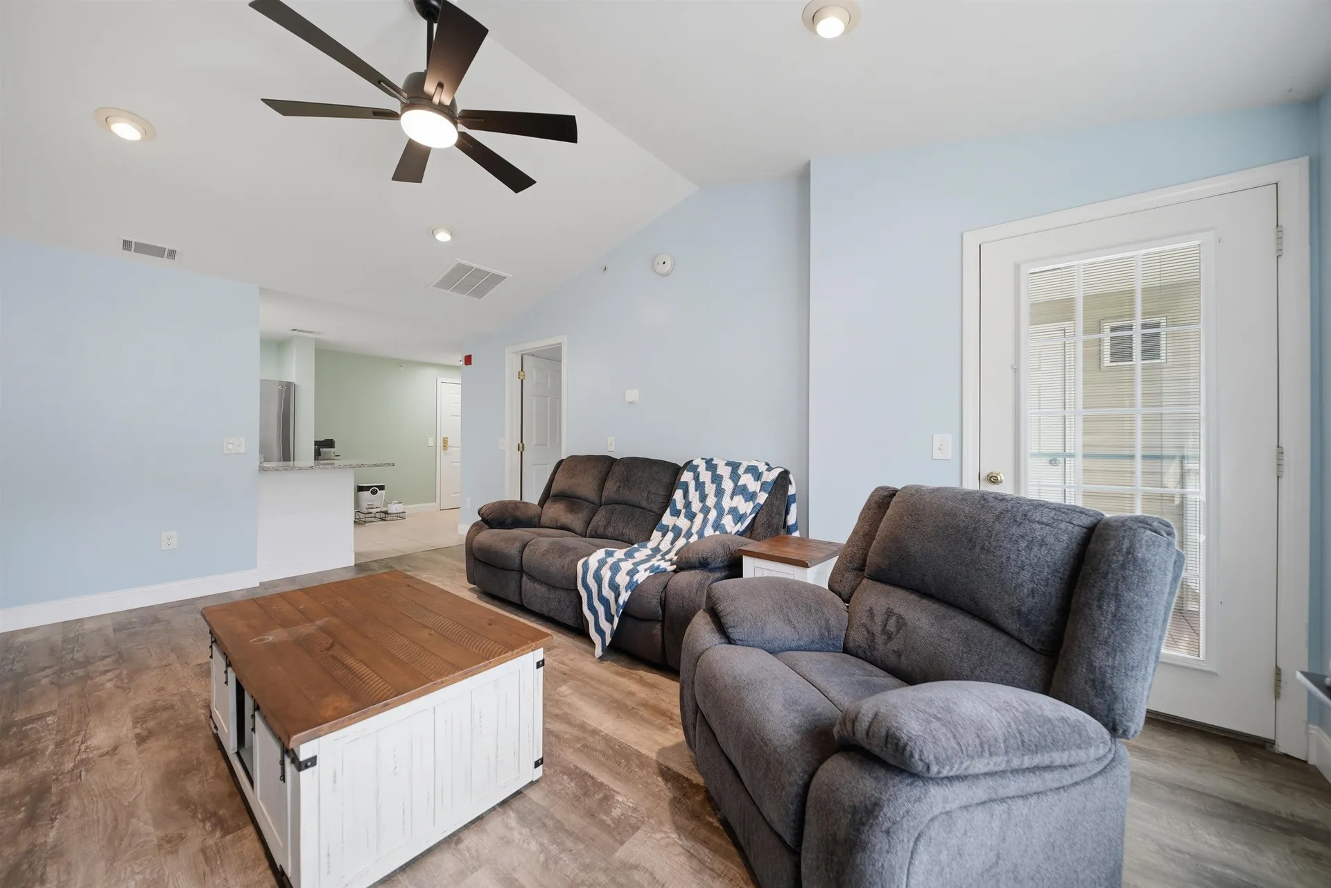 6 Crestview Circle Londonderry NH 03053