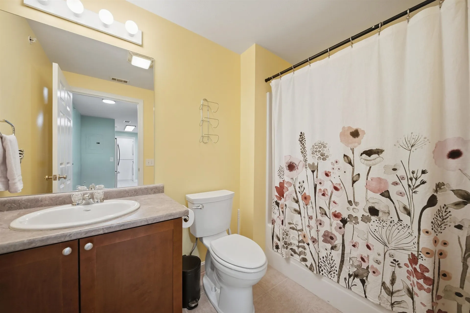 6 Crestview Circle Londonderry NH 03053