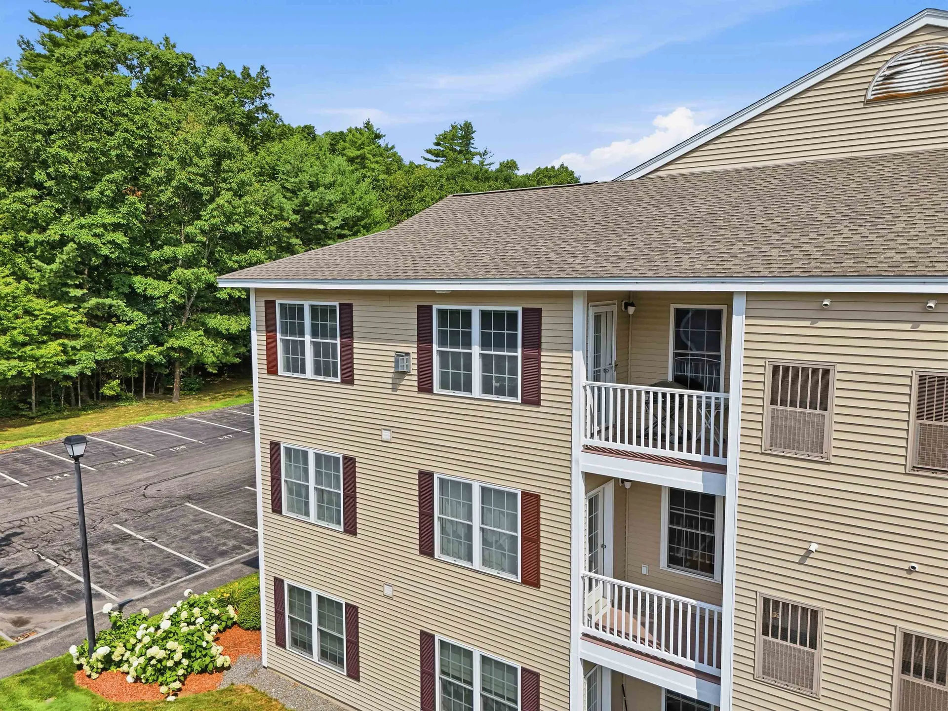 6 Crestview Circle Londonderry NH 03053