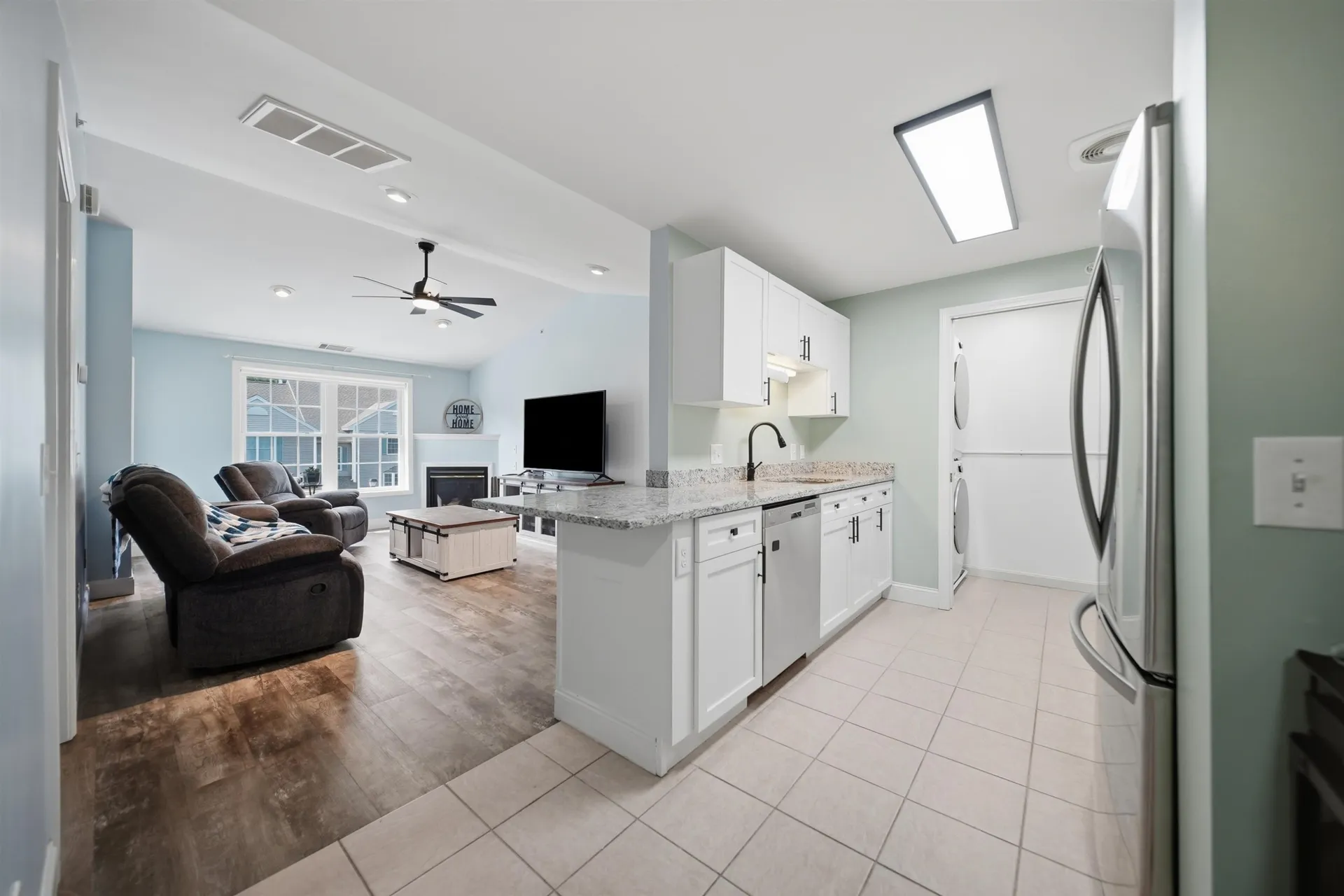 6 Crestview Circle Londonderry NH 03053
