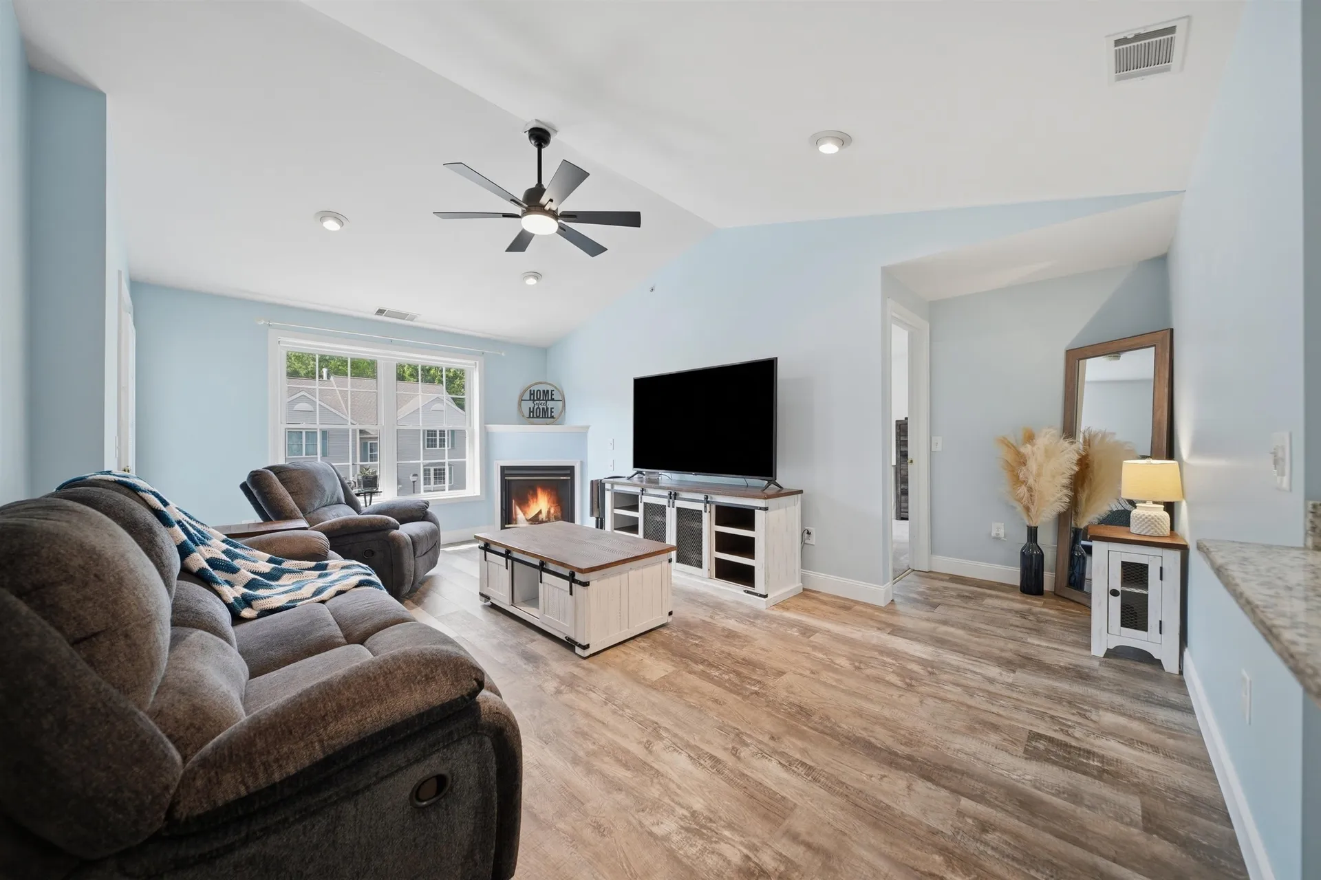 6 Crestview Circle Londonderry NH 03053